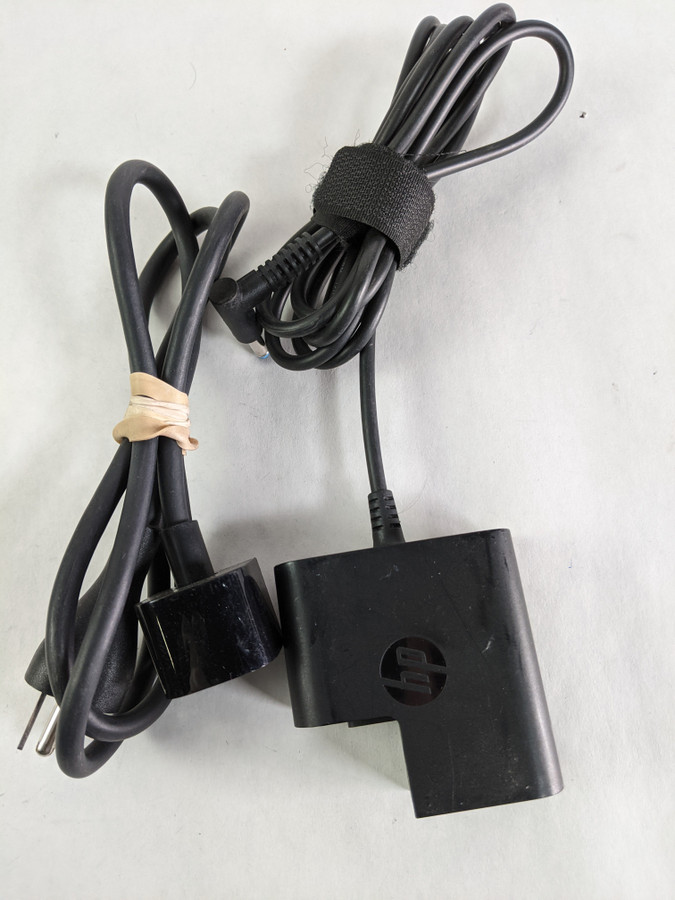 HP TPN-LA04 45 W 19.5 V 2.31 A Power Adapter For HP Envy x360, HP EliterBook, HP Envy