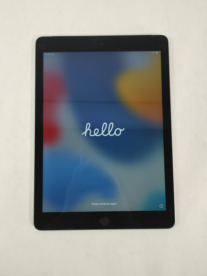 Apple iPad Air 2nd Gen A1567 64 GB iOS 15.8.4 Space Gray Tablet