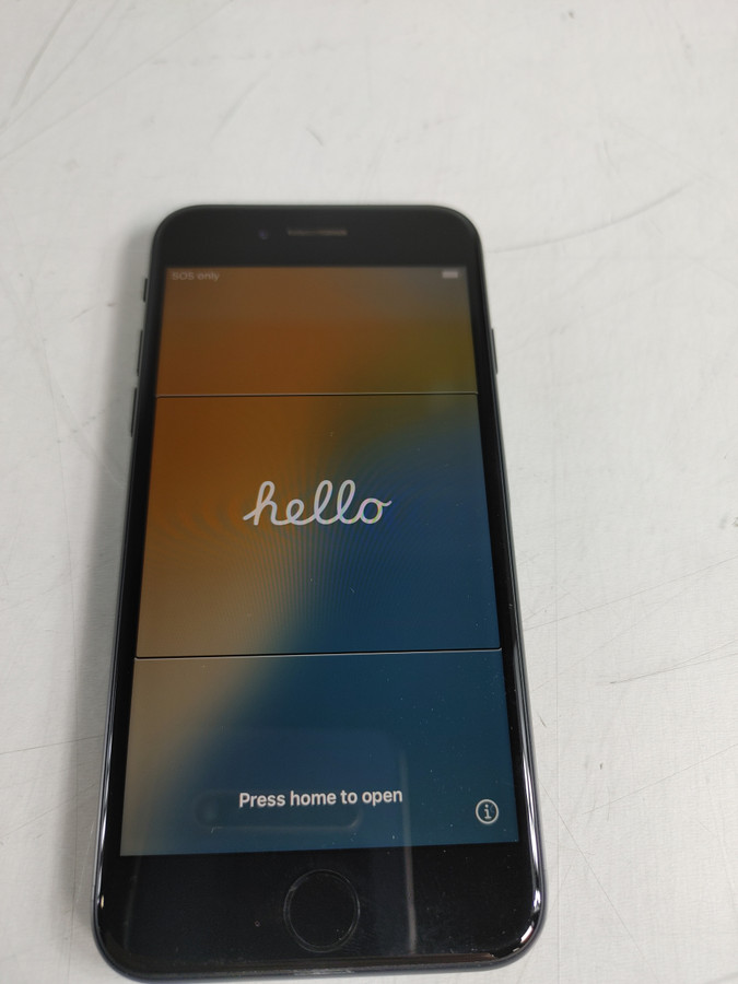 Apple iPhone SE (2022) A2595 64 GB iOS 18.5 ( Wi-Fi + 5G ) Unlocked