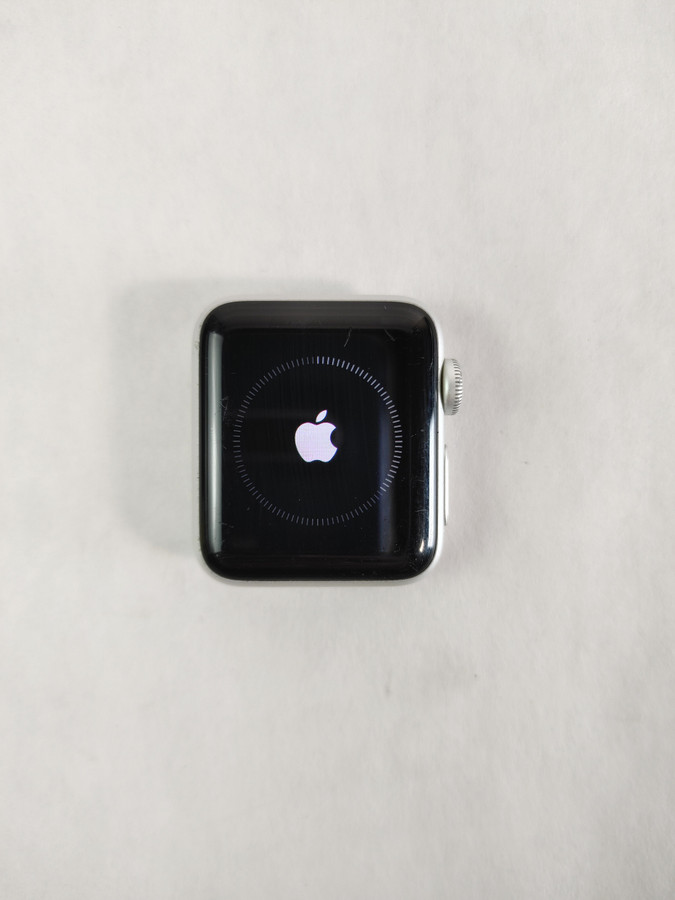 Apple Watch Series 3 38 mm Silver Aluminum Case 8 GB GPS