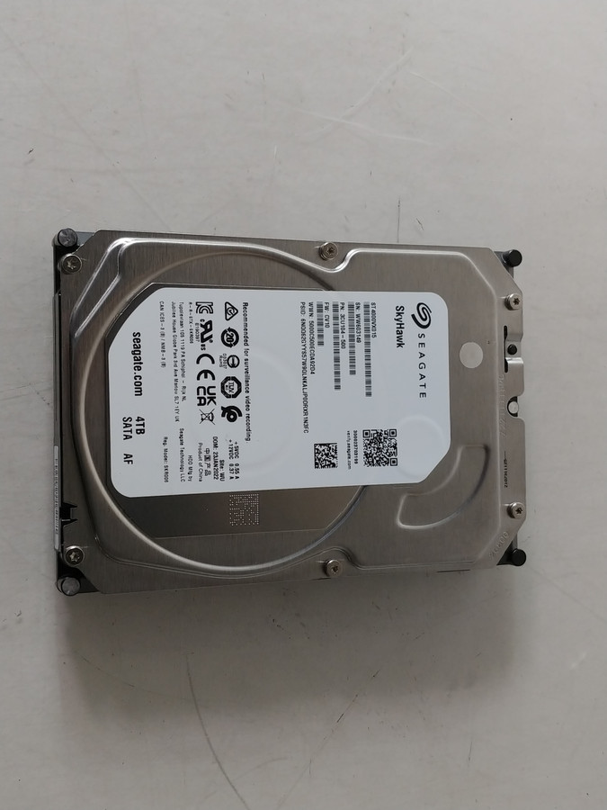 Seagate  Sky Hawk ST4000VX015 4 TB SATA III 3.5 in Surveillance Drive
