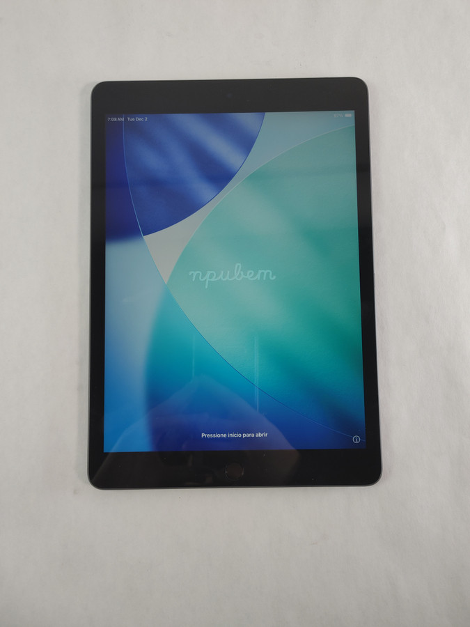 Apple iPad 9th Gen A2603 64 GB iOS 26.0 (Wi-Fi + 4G) Unlocked