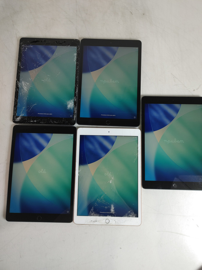 Lot of 5 Apple iPad 8th Gen A2270 32 GB, 128 GB iOS 26.3.1 (WiFi Only) For Parts