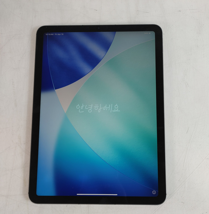 Apple iPad Air 4th Gen A2324 256 GB iOS 26.4 (Wi-Fi + 4G) Unlocked