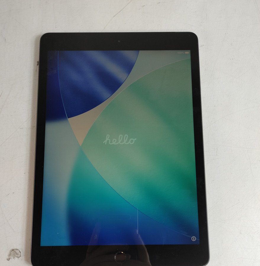 Apple iPad 8th Gen A2428 32 GB iOS 26.4.1 (Wi-Fi + 4G) Unlocked