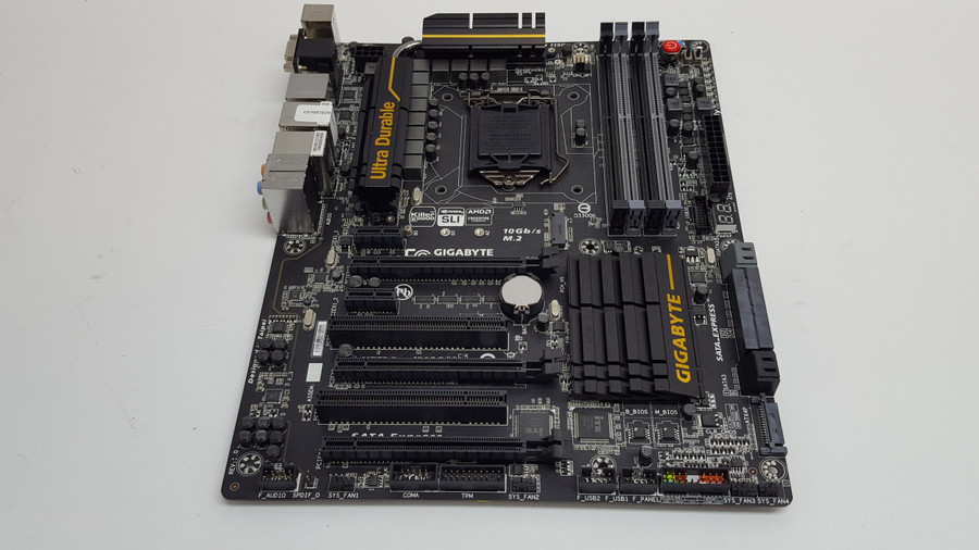 Gigabyte  GA-Z97X-UD5H-BK Intel LGA 1150 DDR3 SDRAM Desktop Motherboard w/ I/O