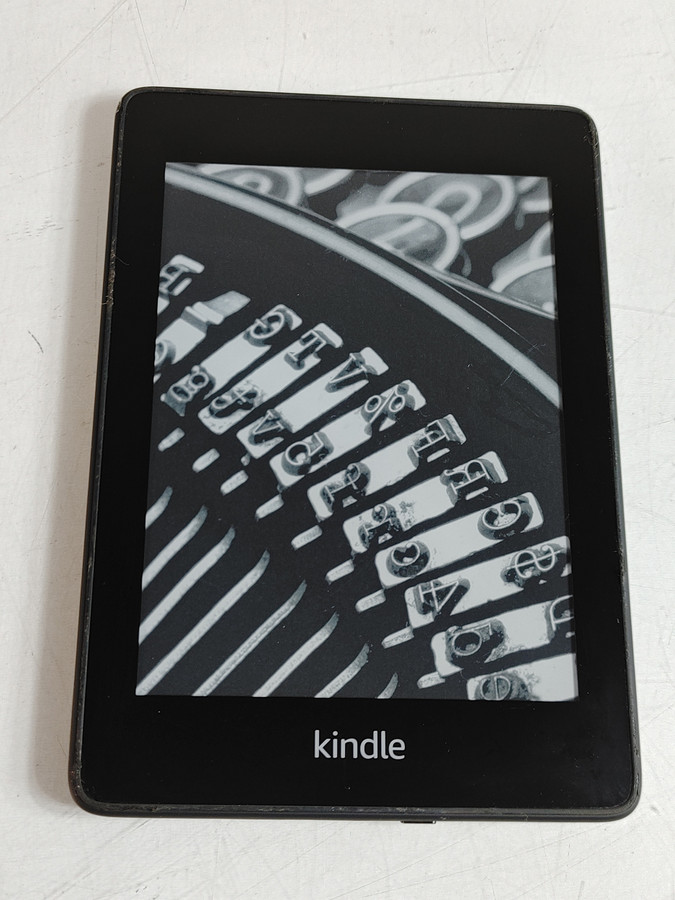 Amazon Kindle Paperwhite 10th Gen PQ94WIF 8 GB (WiFi Only)