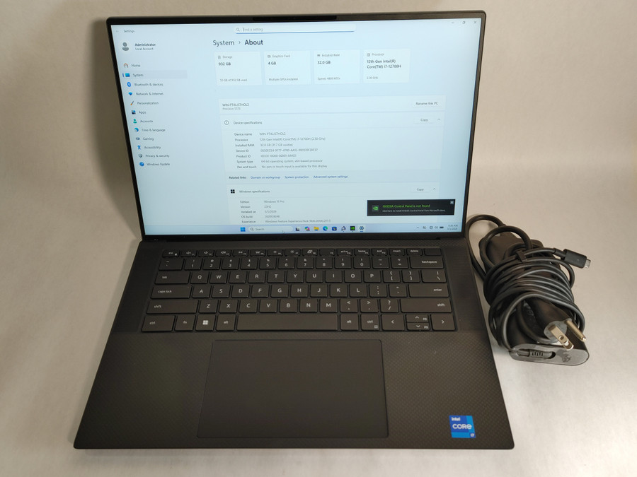 Dell Precision 5570 Core i7-12700H 2.30 GHz 32 GB DDR5 1 TB NVMe Windows 11 Pro Laptop A1