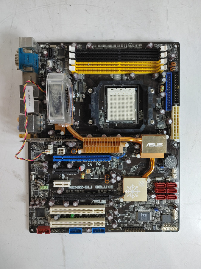 Asus M2N32-SLI Deluxe AMD Socket AM2 DDR2 Desktop Motherboard