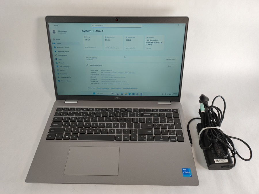 Dell Latitude 5520 Core i5-1135G7 2.40 GHz 8 GB DDR4 256 GB M.2 Windows 11 Pro Laptop WINACTC3 C3