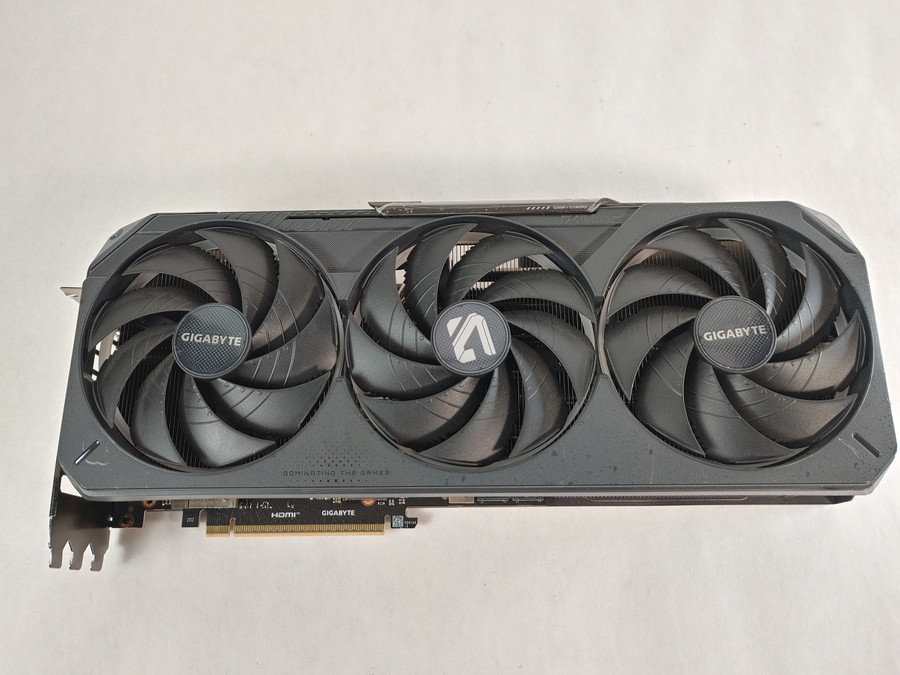 Gigabyte NVIDIA GeForce RTX 5070 Ti Gaming OC 16 GB GDDR7 PCI Express 5.0 x16 Video Card