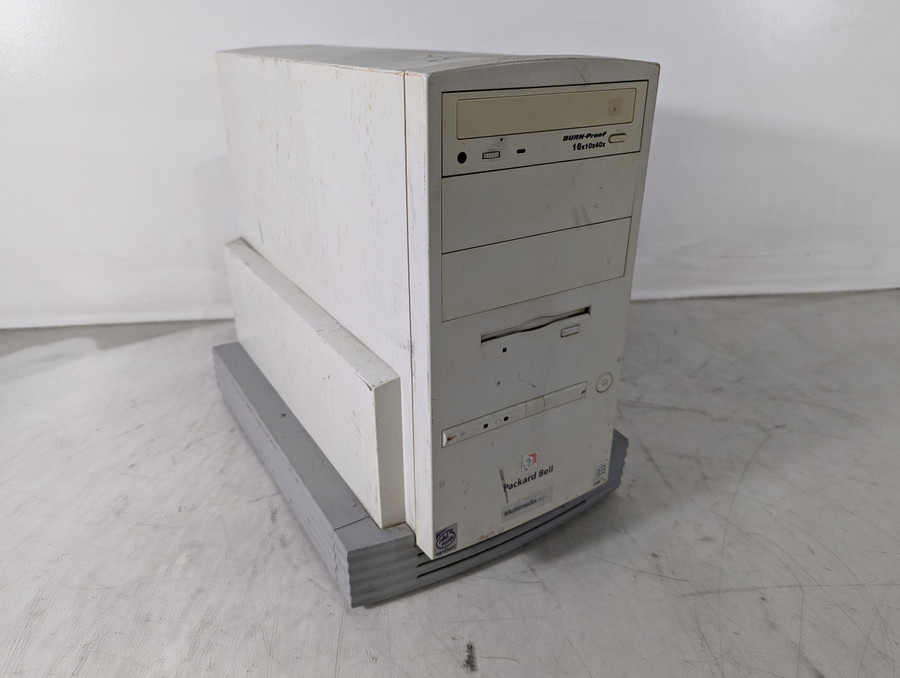 Vintage Packard Bell Multimedia S621 A950-TWR Intel Pentium MMX 233 MHz 48 MB SDRAM Desktop