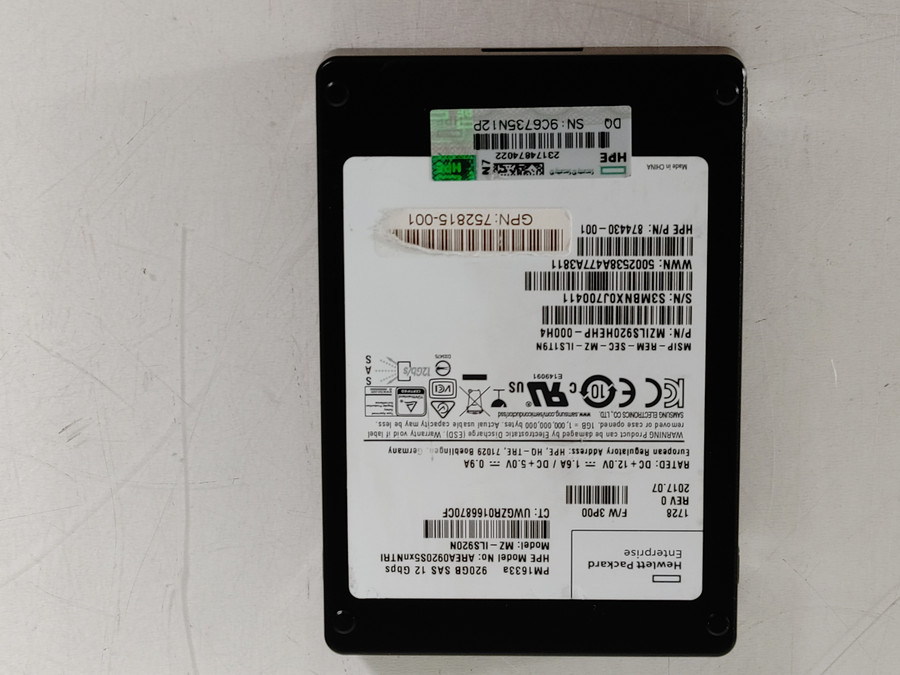 Lot of 5 Samsung PM1633a MZ-ILS920N 920 GB SAS 3 2.5 in Solid State Drive