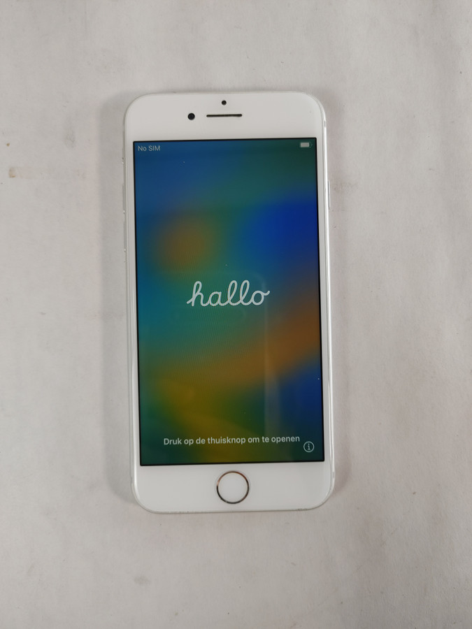 Apple iPhone 8 A1863 64 GB iOS 16.7.16 Silver (Wi-Fi + 4G) Smartphone Unlocked