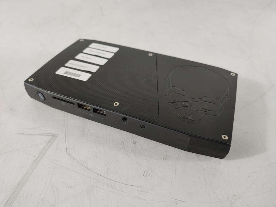 Intel NUC NUC6i7KYK Core i7-6770HQ 2.60 GHz 8 GB DDR4 No HDD