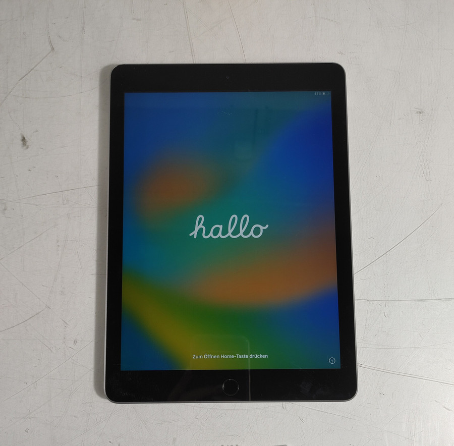 Apple iPad 5th Gen A1822 32 GB iOS 16.7.16 Space Gray (WiFi Only) Tablet