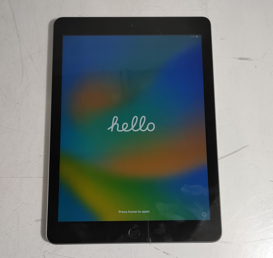 Apple iPad 5th Gen A1822 32 GB iOS 16.7.16 Space Gray (WiFi Only) Tablet