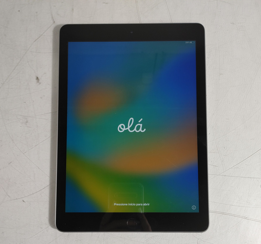 Apple iPad 5th Gen A1822 32 GB iOS 16.7.16 Space Gray (WiFi Only) Tablet