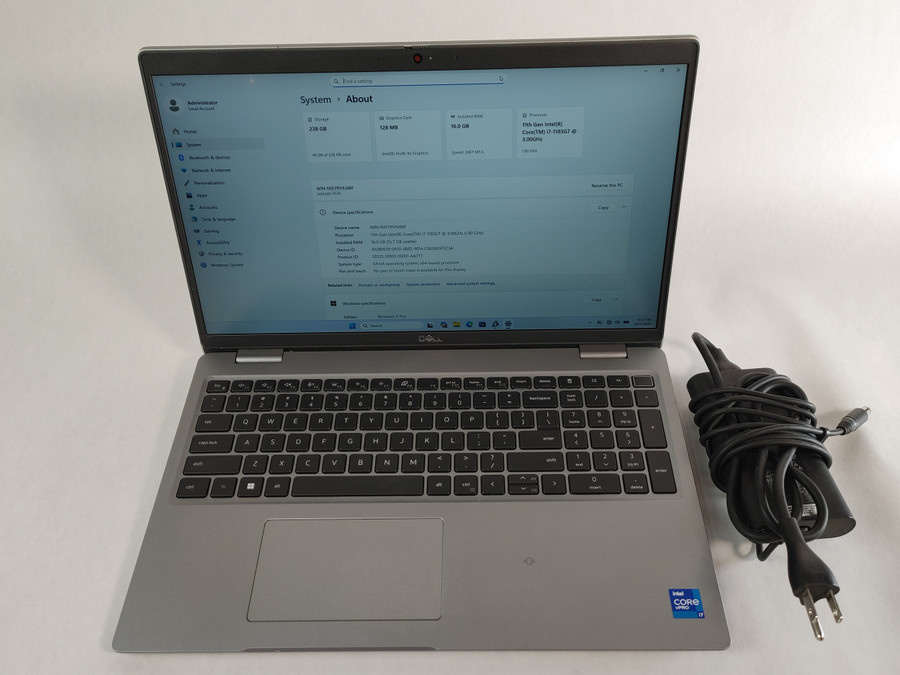 Dell Latitude 5520 Core i7-1185G7 3.00 GHz 16 GB DDR4 256 GB NVMe Windows 11 Pro Laptop WINACTC9 C9