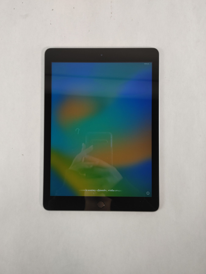 Apple iPad 5th Gen A1822 32 GB iOS 16.7.16 Space Gray (WiFi Only) Tablet