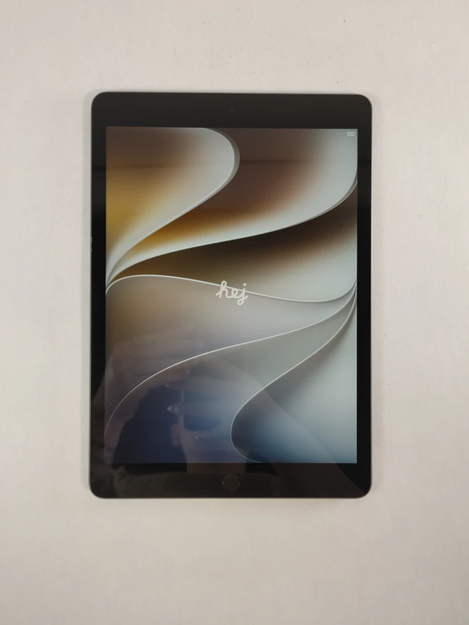 Apple iPad 9th Gen A2602 64 GB iOS 27.0.1 Space Gray (WiFi Only) Tablet