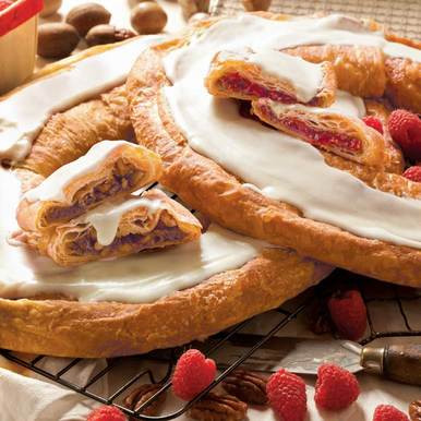 O & H Raspberry and Pecan Kringle