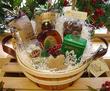 Wisconsin Gifts For Sharing Christmas Basket - Northern Harvest