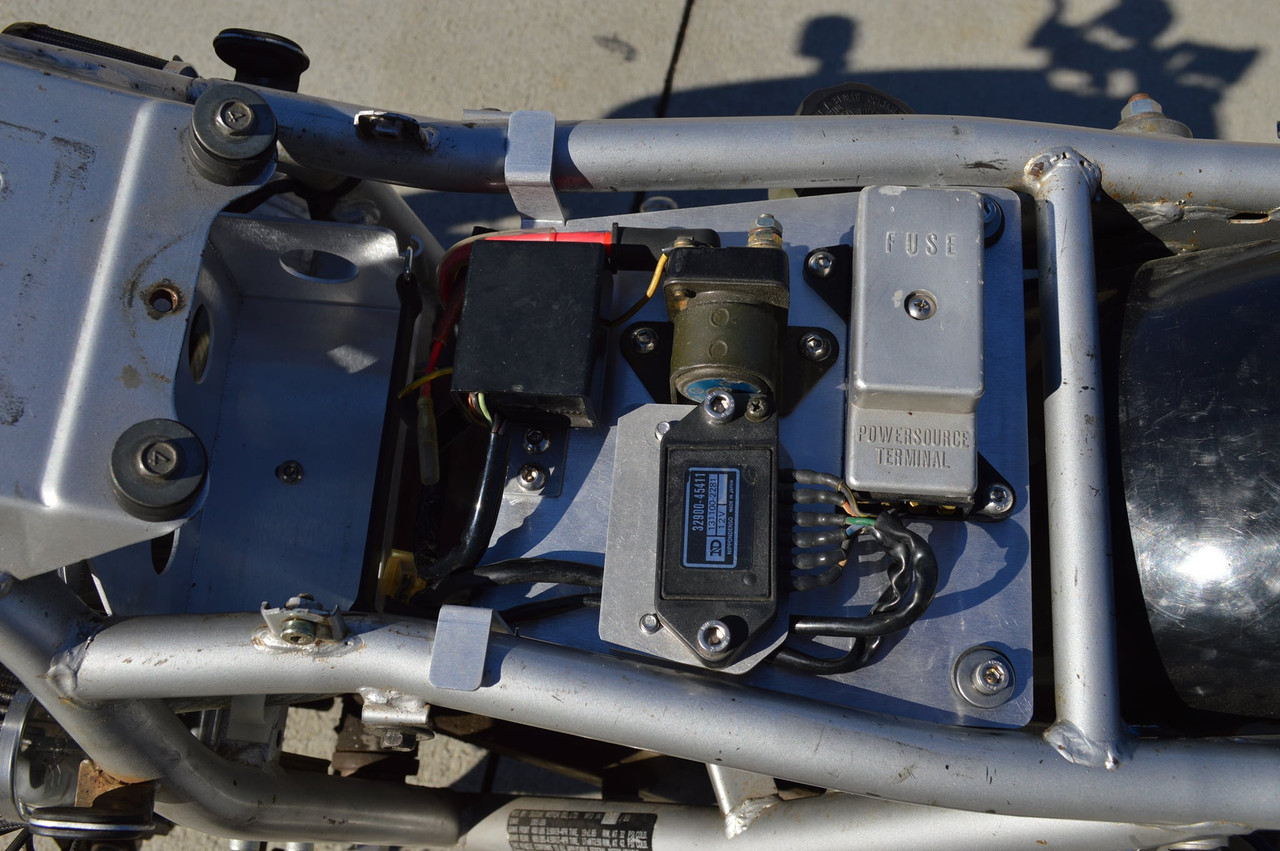 1982-1983 Katana GS750-1000-1100 Fender Electrical & Battery Box