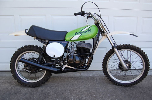 kskページ Kawasaki Motorcycle 1974 OEM Parts Diagram for CYLINDER HEAD