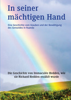 In seiner mächtigen Hand