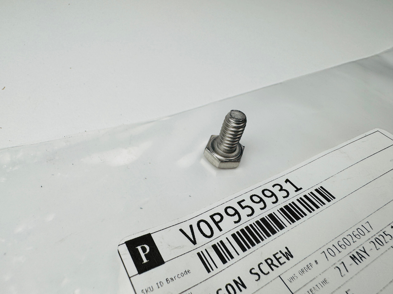 $9.99* GENUINE VOLVO no tax* HEXAGON SCREW 959931 (Volvo's