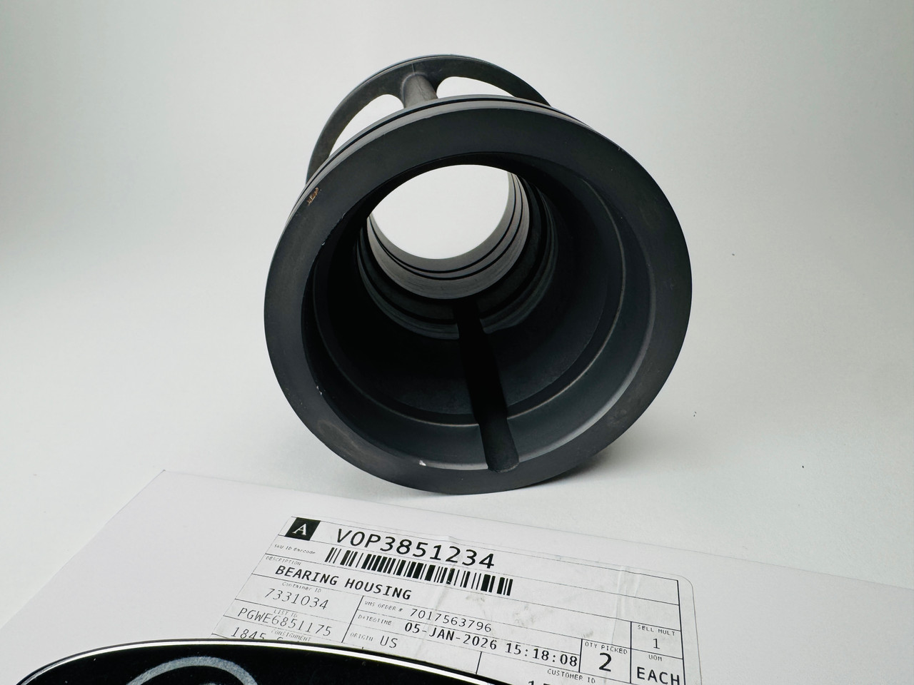 $629.99* GENUINE VOLVO no tax* BEARING HOUSING 3851234 *In Stock & Ready To Ship!