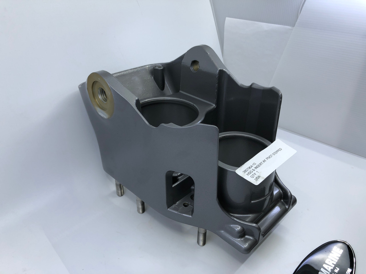 ペチコ $969.99* GENUINE VOLVO no tax* BELL HOUSING 3807964 *In Stock