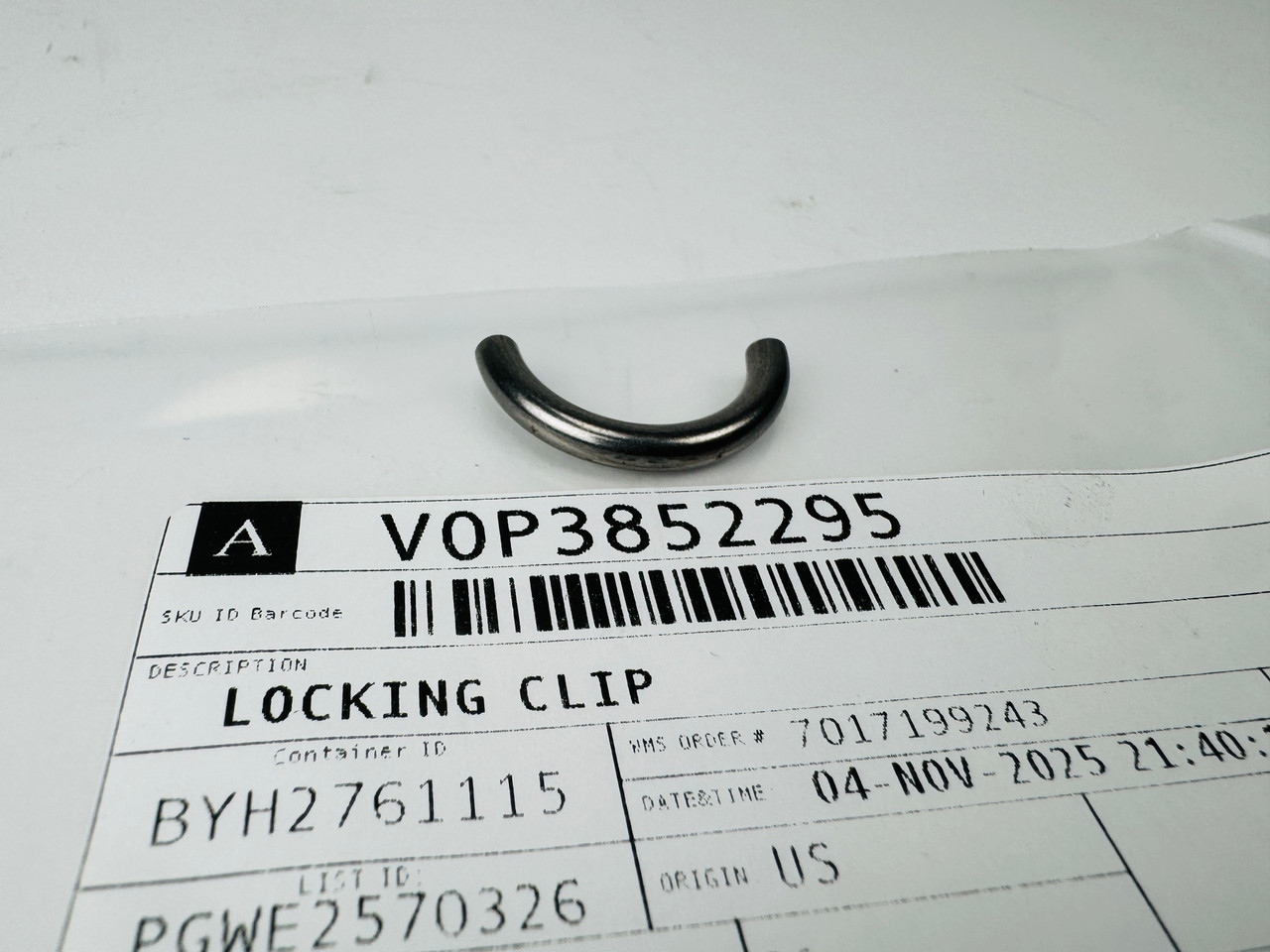 $7.99* GENUINE VOLVO LOCKING CLIP 3852295 *In Stock & Ready To Ship!
