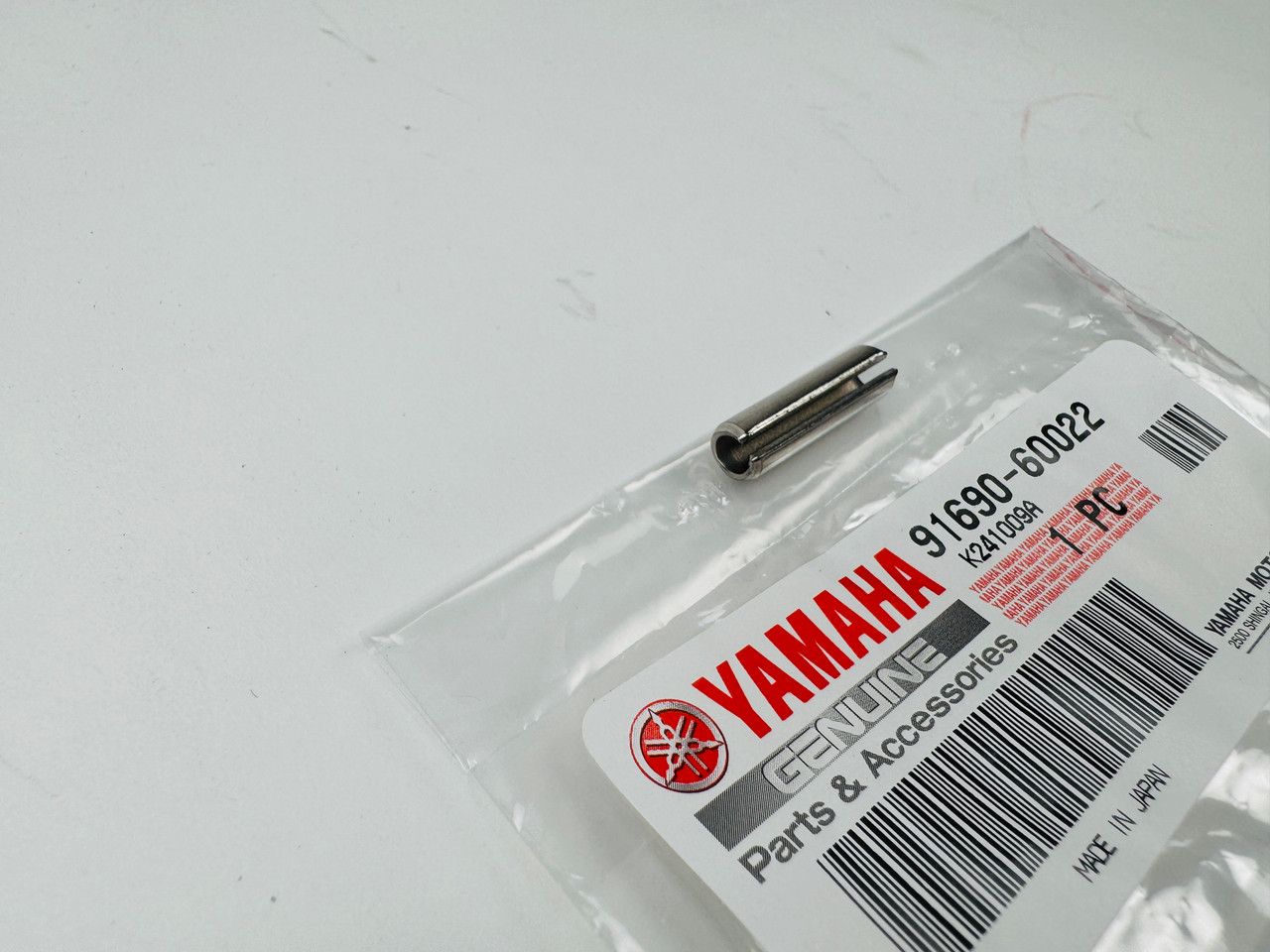 $4.99* GENUINE YAMAHA no tax* ROLL PIN 91690-60022-00 *In Stock And Ready To Ship!