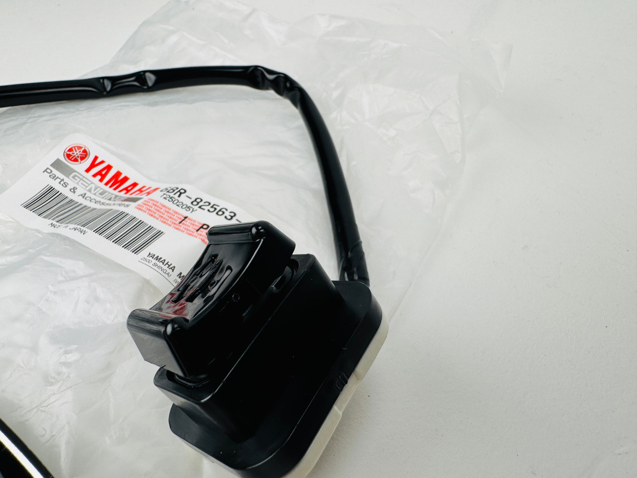$69.99* GENUINE YAMAHA no tax* TRIM & TILT SWITCH ASSY  6BR-82563-01-00 *In Stock & Ready To Ship!