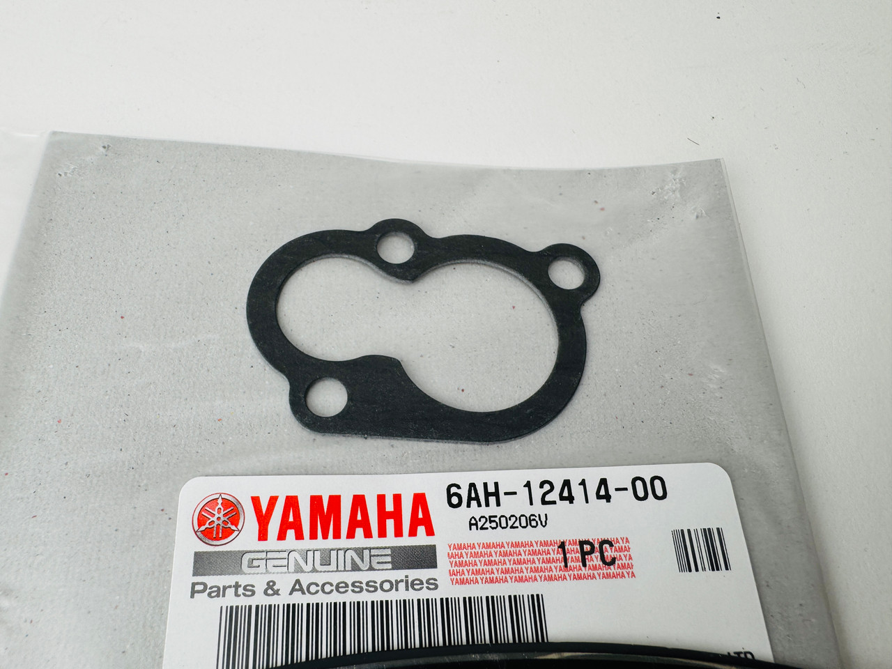 $4.99* GENUINE YAMAHA no tax* GASKET, COVER 6AH-12414-00-00 *In Stock & Ready To Ship