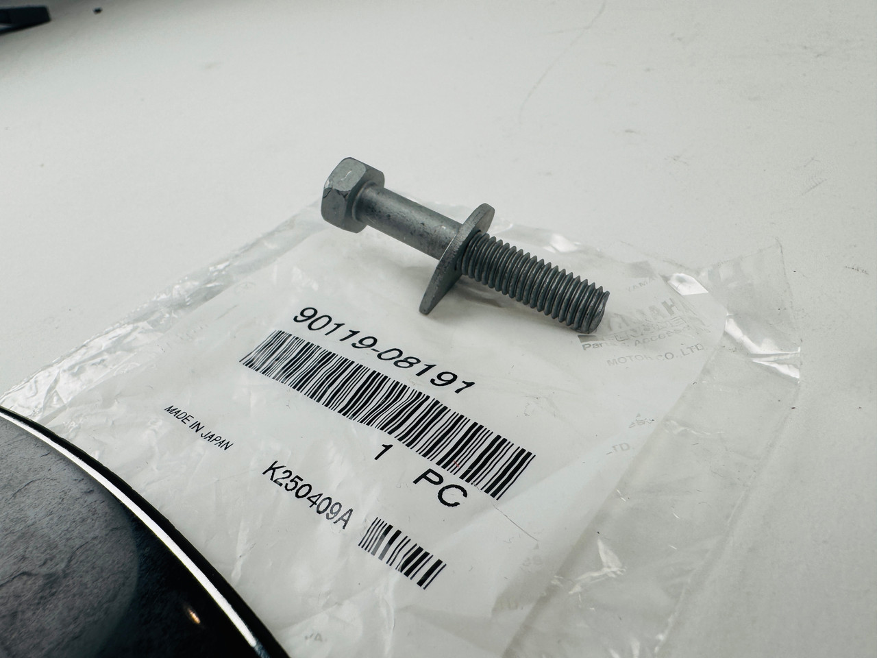 $4.99* GENUINE YAMAHA no tax*  B3BOLT, WITH WASHER 90119-08191-00  *In Stock & Ready To Ship!