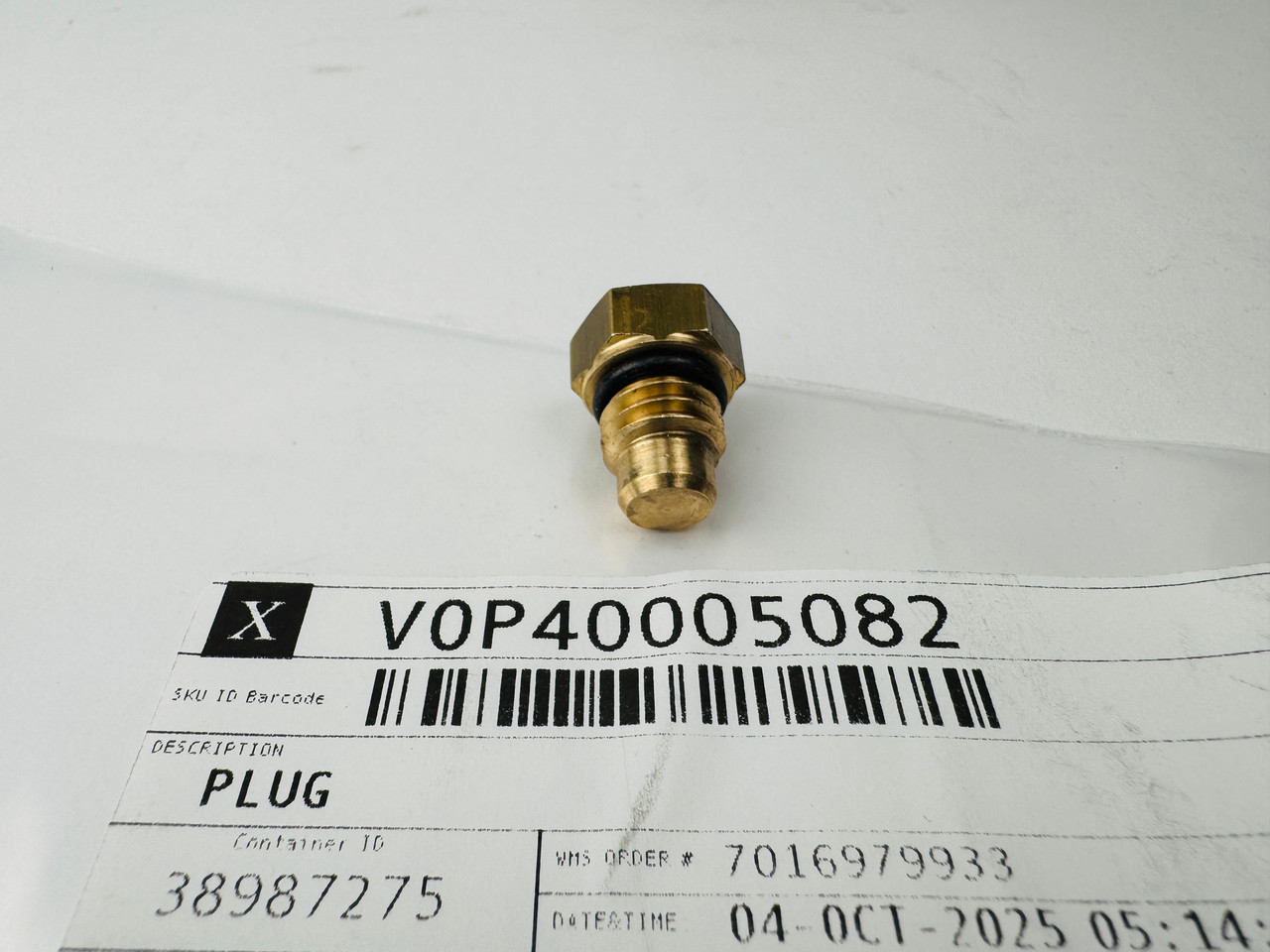$14.99* GENUINE VOLVO no tax* PLUG 40005082 *In Stock & Ready To Ship!