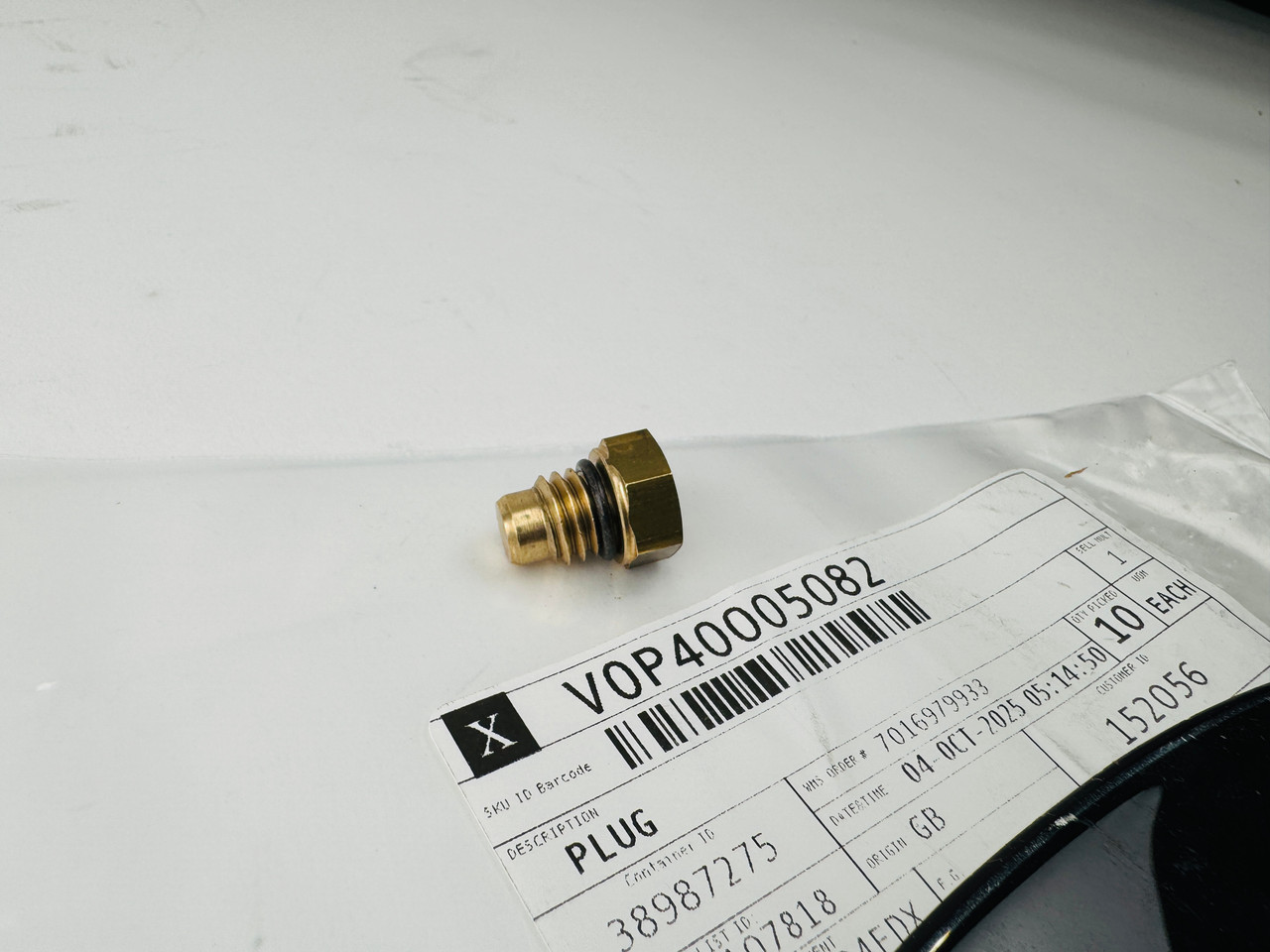 $14.99* GENUINE VOLVO no tax* PLUG 40005082 *In Stock & Ready To Ship!
