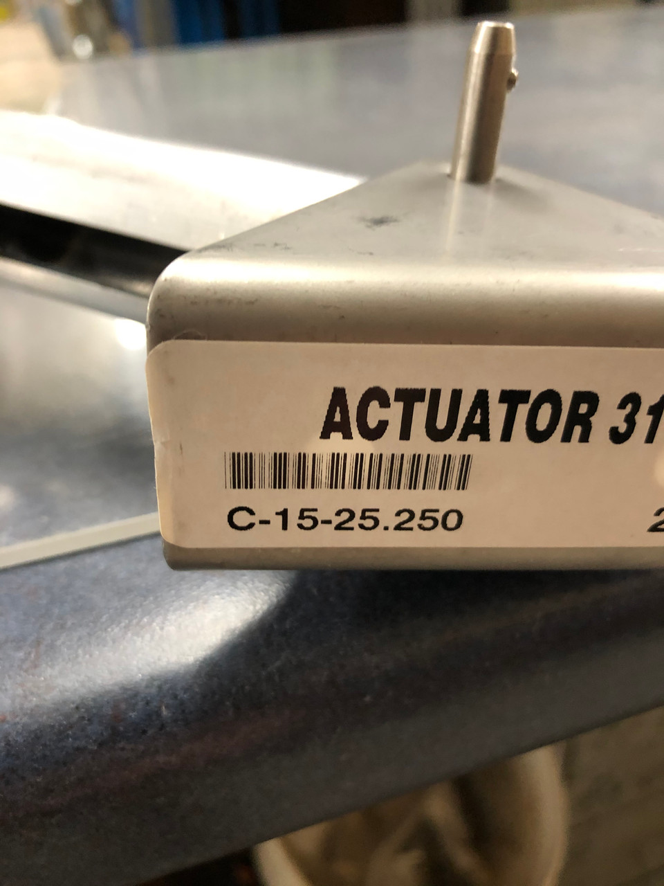 ENGINE HATCH LIFT ACTUATOR 23 1/4" Retracted 38 1/2" Extended Hole To