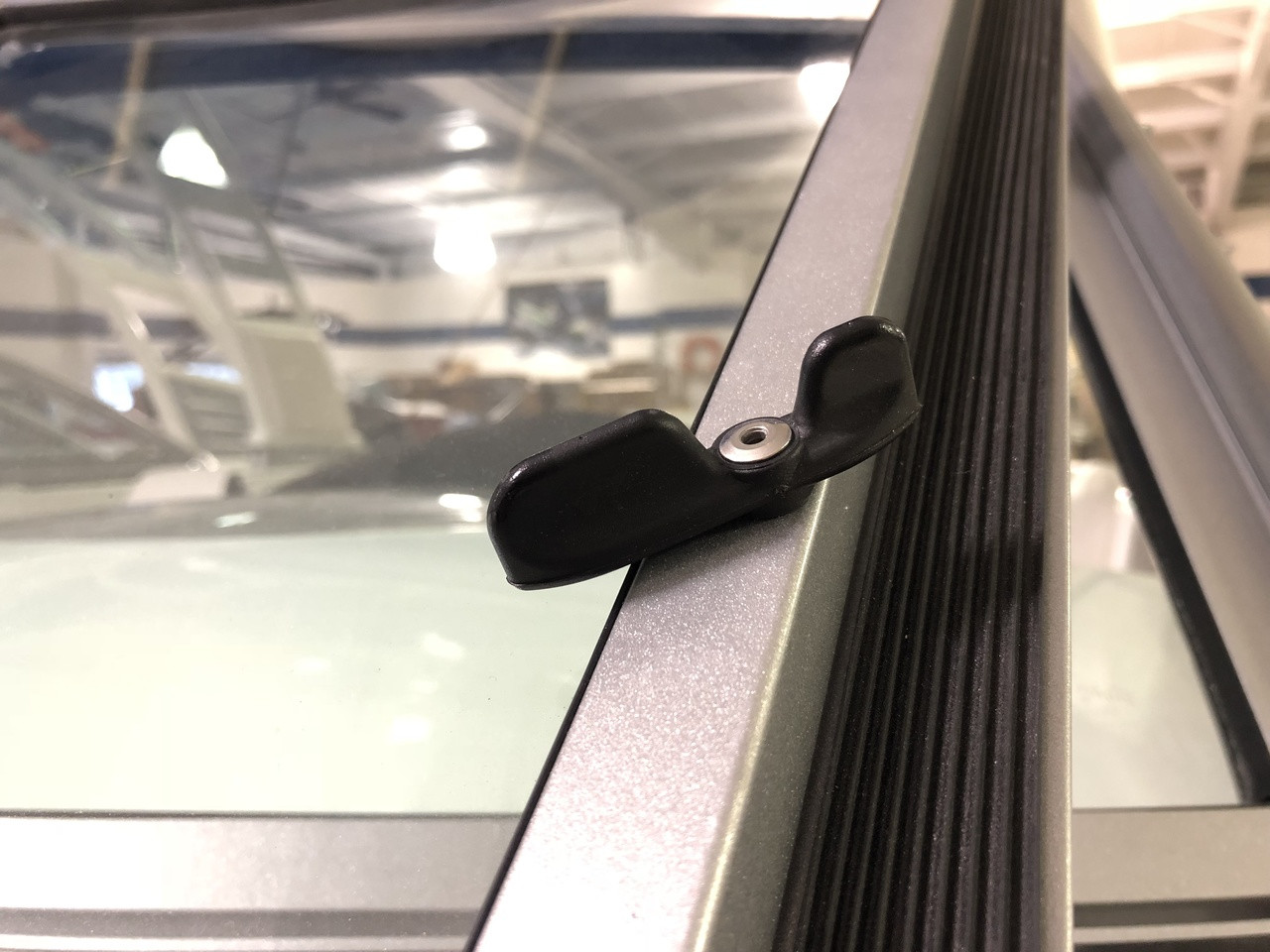 CENTER WINDSHIELD LATCH W/ RIVOT *In Stock & Ready To Ship! Cecil Marine