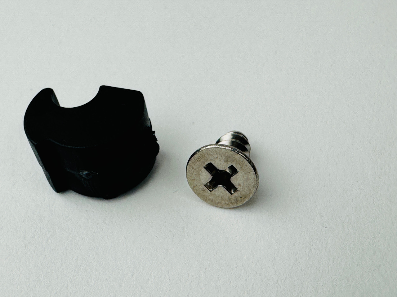 TAYLOR WINDSHIELD RETAINER CLIP & SCREW no tax* 117092 *In Stock