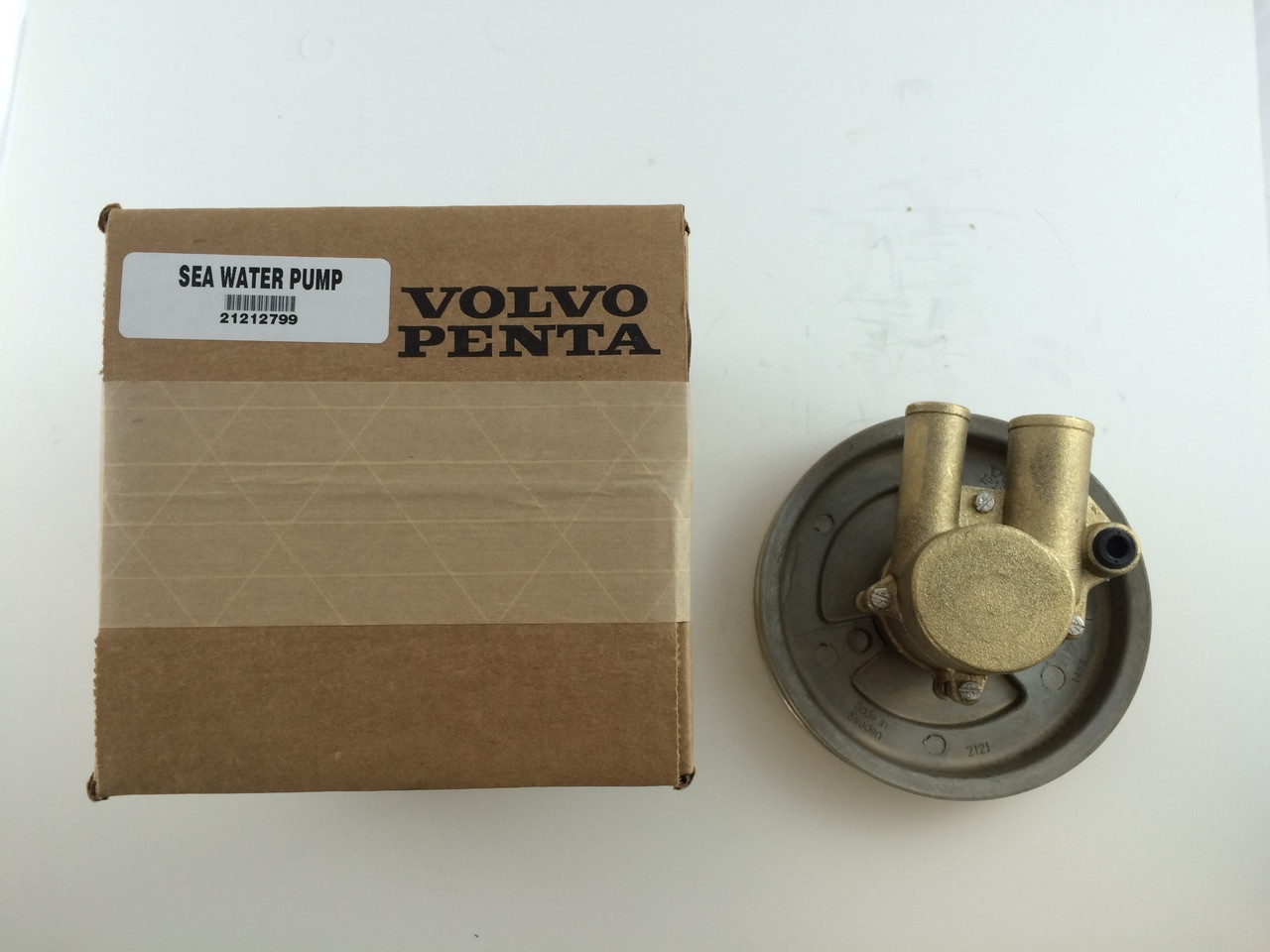 $469.99* GENUINE VOLVO  no tax* SEA WATER PUMP 21212799 *In Stock & Ready To Ship!