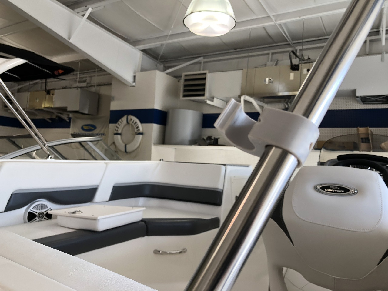 FITS 7/8 INCH TUBE SECURES DANGLING LEGS BOAT BIMINI TOP LEG CLIP Body