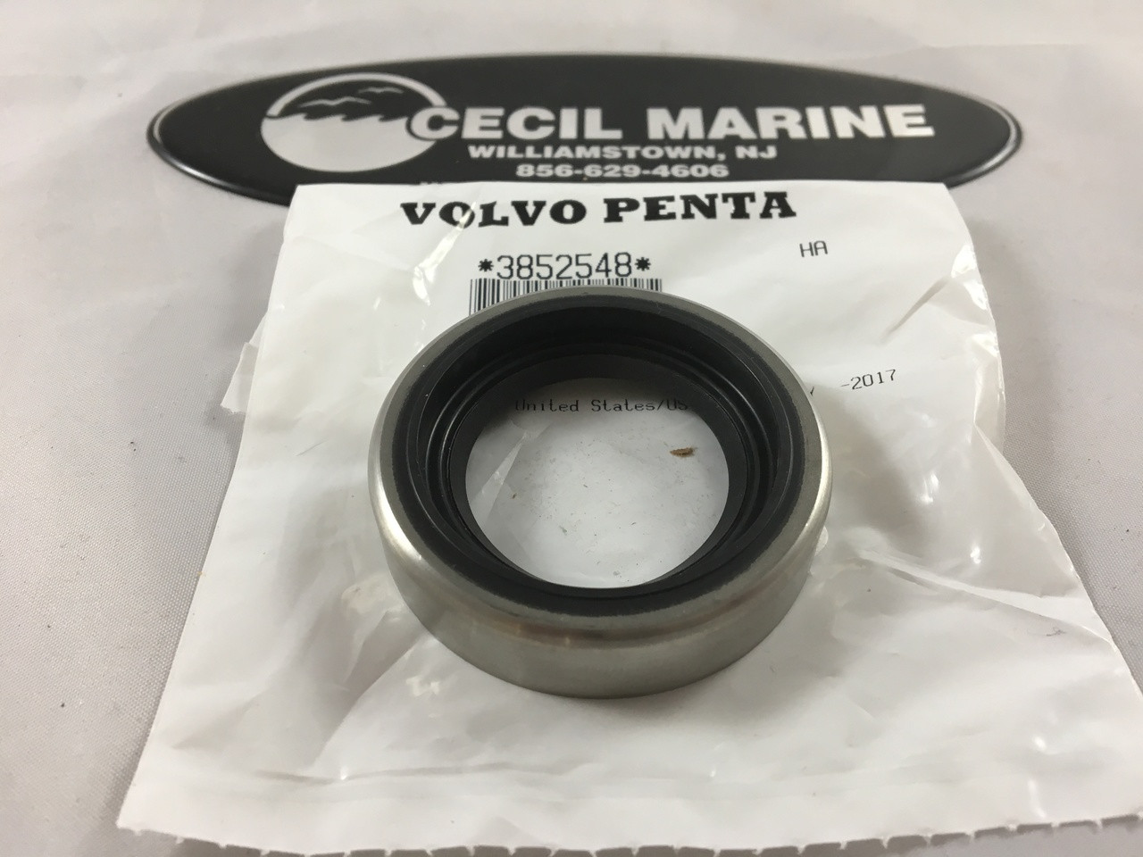 $26.99* GENUINE VOLVO no tax* GIMBAL BEARING SEAL 3852548 *In stock & ready to ship!