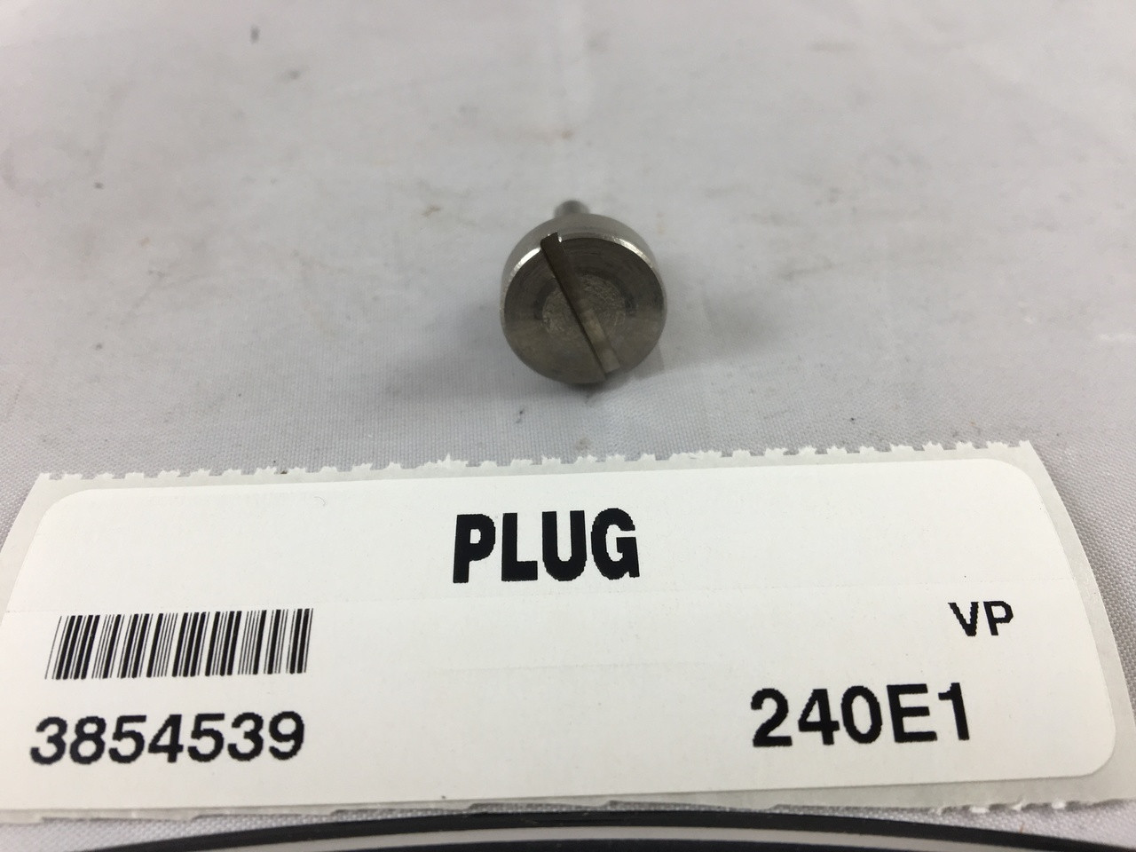 $18.99* GENUINE VOLVO no tax*  PLUG WITH MAGNET WITH O-RING 3854539 (O-ring part # is 3855081) *DOES NOT FIT DPS-B OUTDRIVES