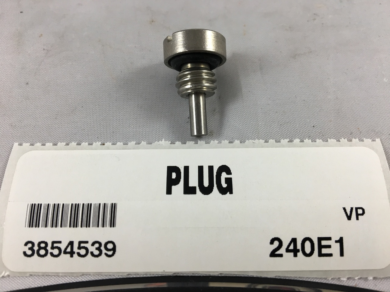 $18.99* GENUINE VOLVO no tax*  PLUG WITH MAGNET WITH O-RING 3854539 (O-ring part # is 3855081) *DOES NOT FIT DPS-B OUTDRIVES