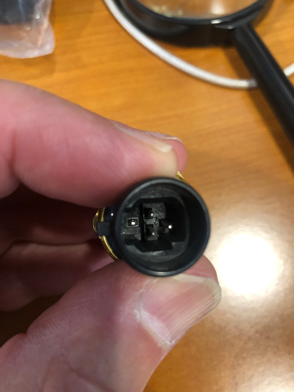 $114.99* GENUINE VOLVO no tax* OIL PRESSURE SENSOR 3887328  *In Stock & Ready To Ship!