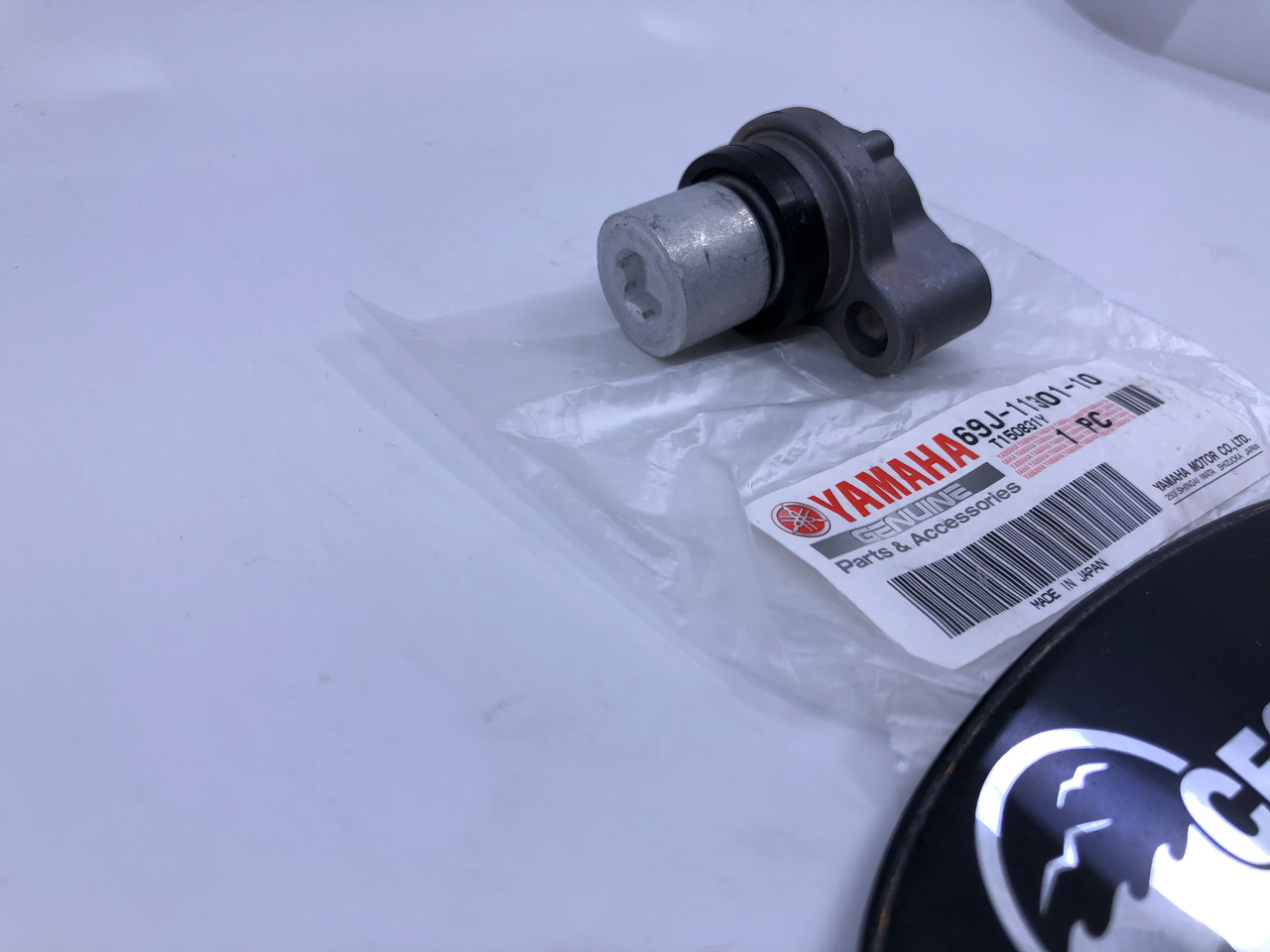$33.95 GENUINE YAMAHA ANODE COVER ASSY 69J-11301-10-00 *In Stock